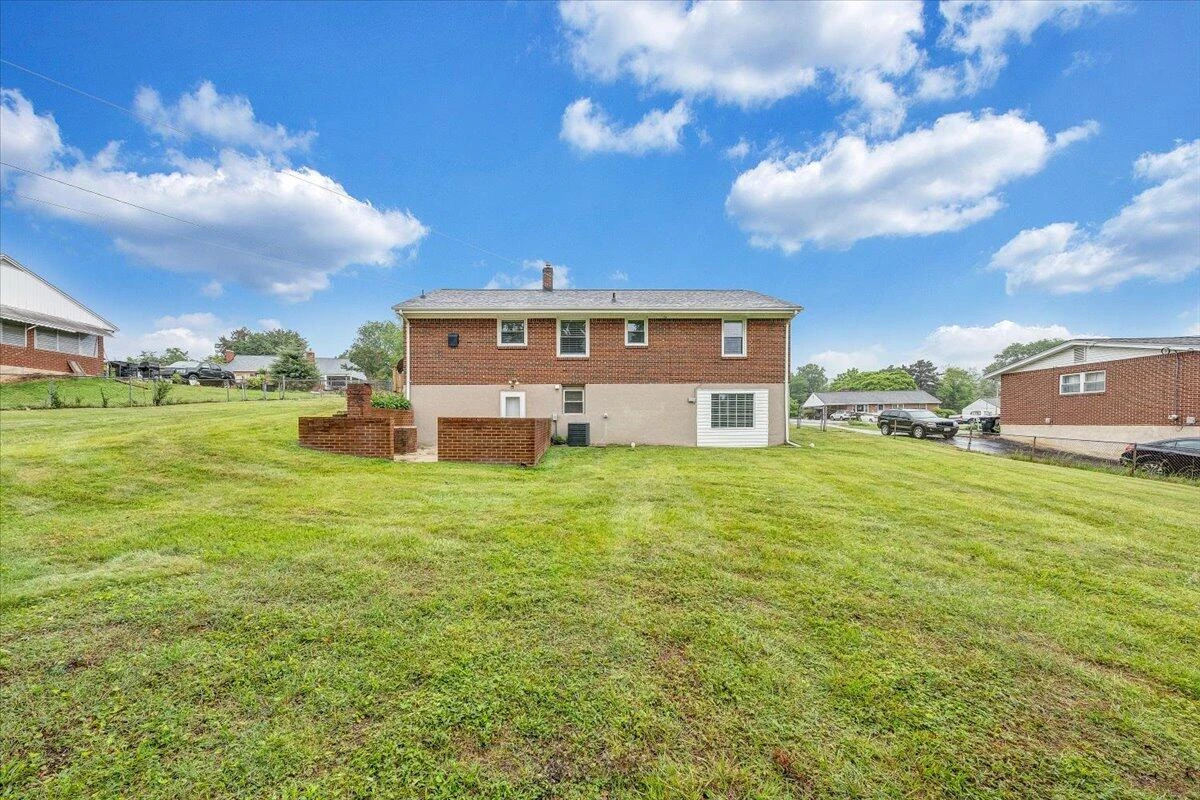 1168 Vivian AVE - Photo 45
