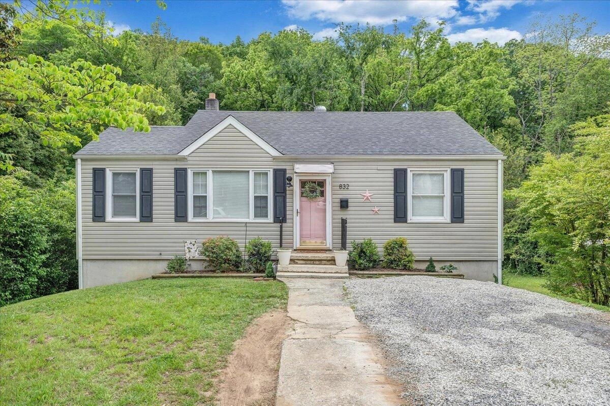 832 Brandon AVE