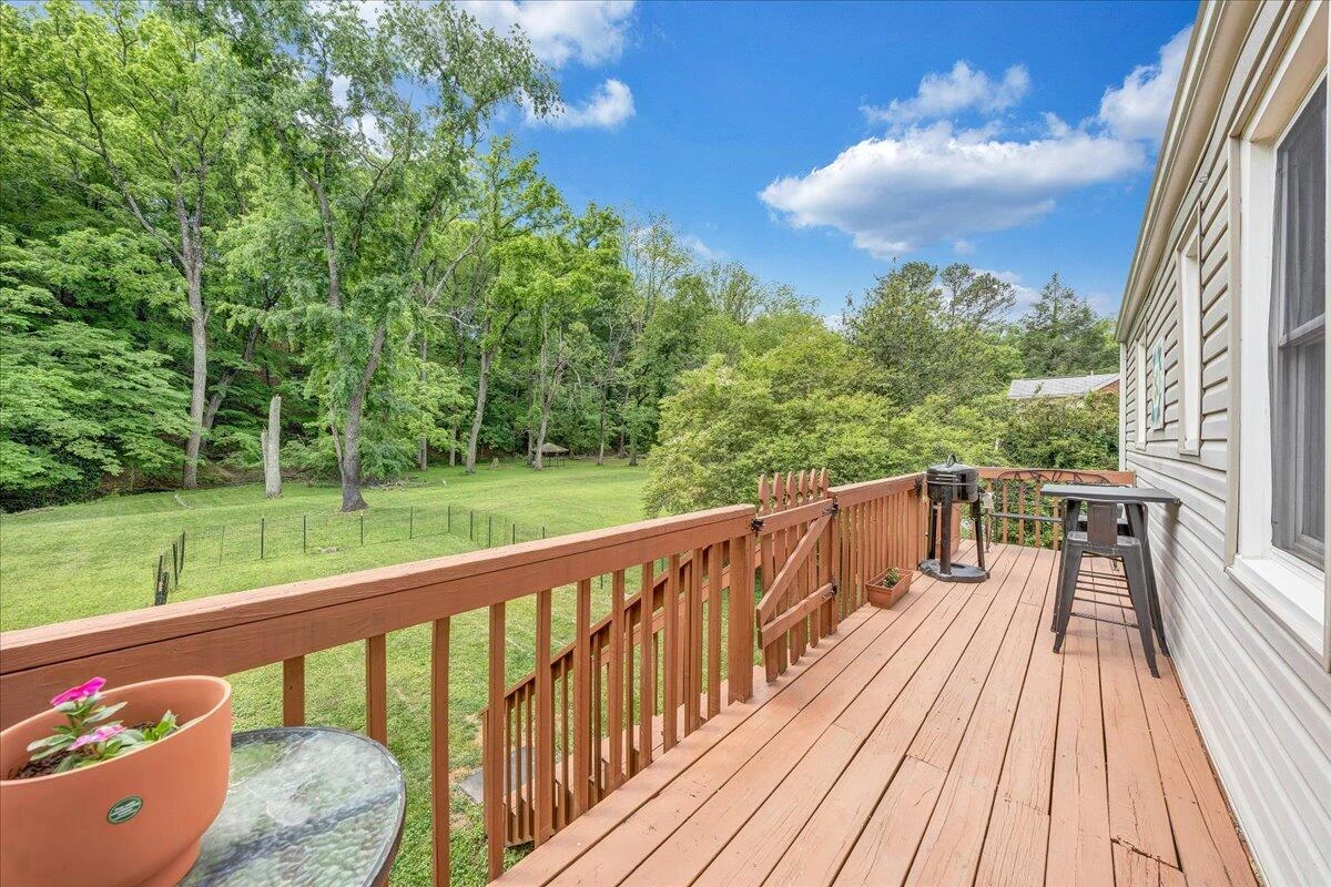 832 Brandon AVE - Photo 16