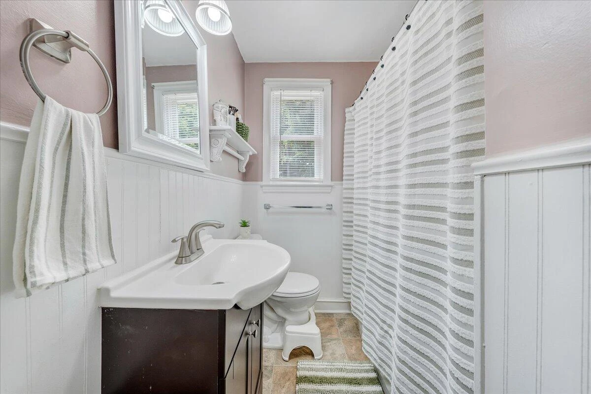 832 Brandon AVE - Photo 20