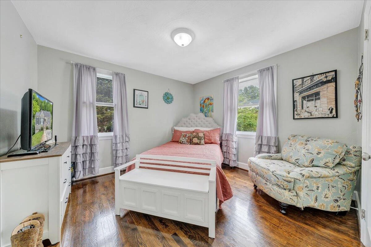 832 Brandon AVE - Photo 22
