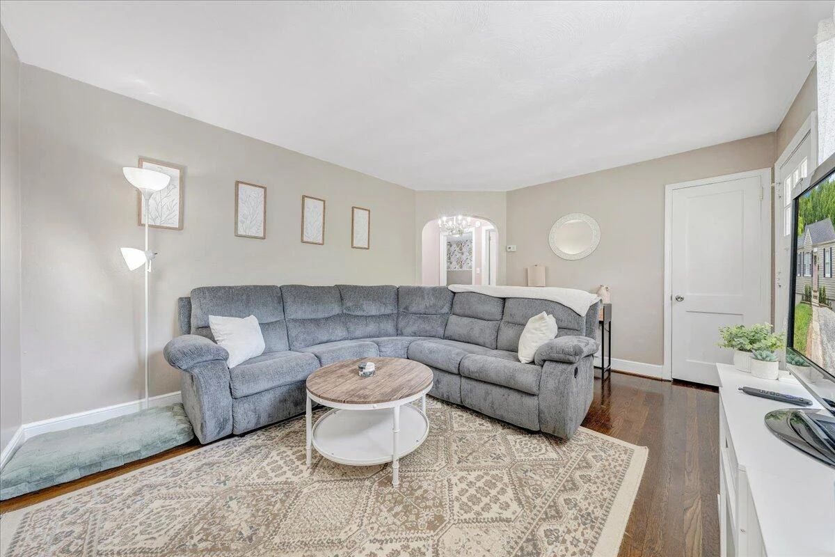 832 Brandon AVE - Photo 5