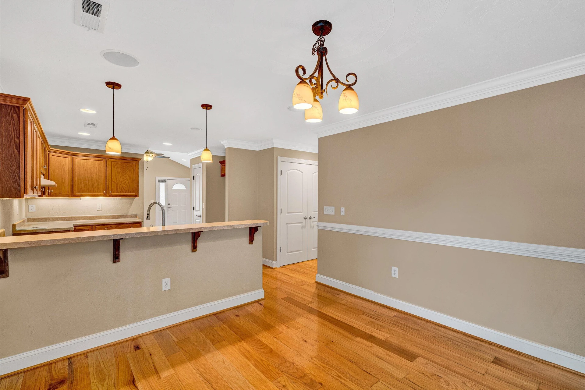 1016 Roanoke BLVD - Photo 13