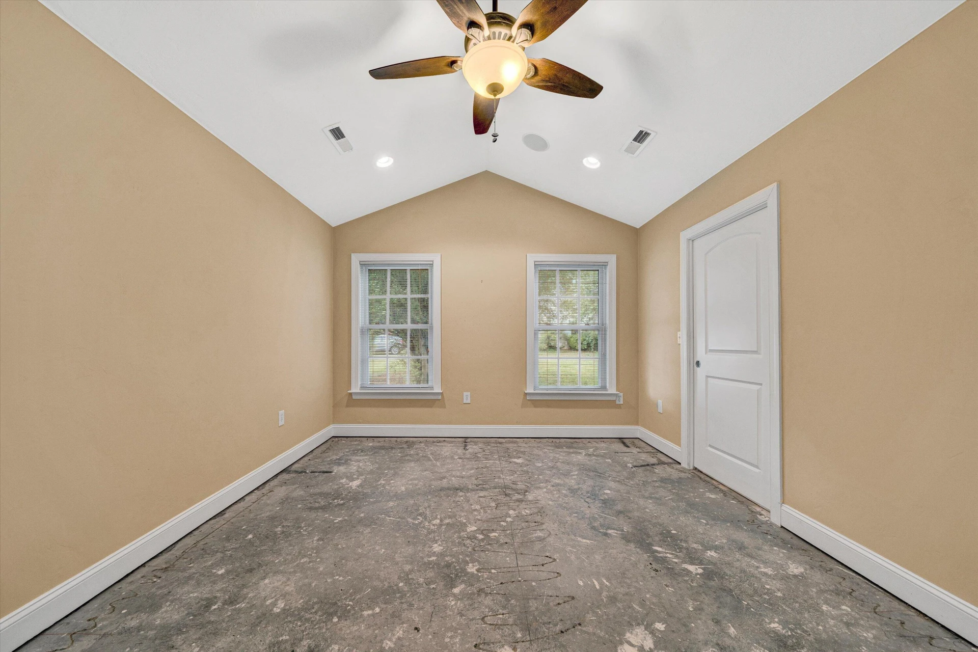 1016 Roanoke BLVD - Photo 15