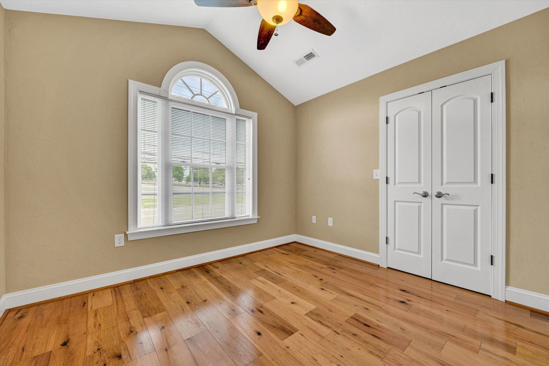 1016 Roanoke BLVD - Photo 22