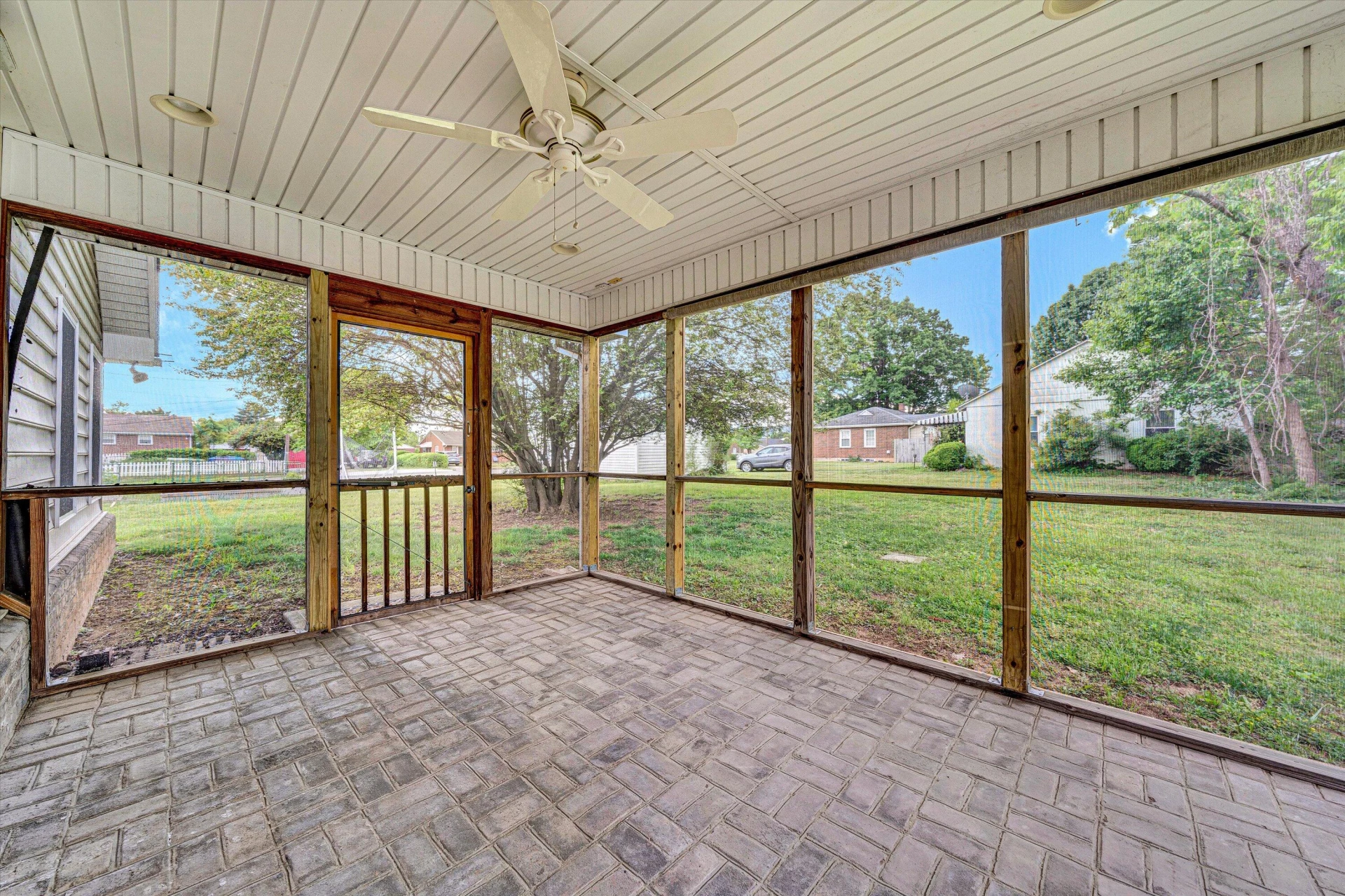 1016 Roanoke BLVD - Photo 23