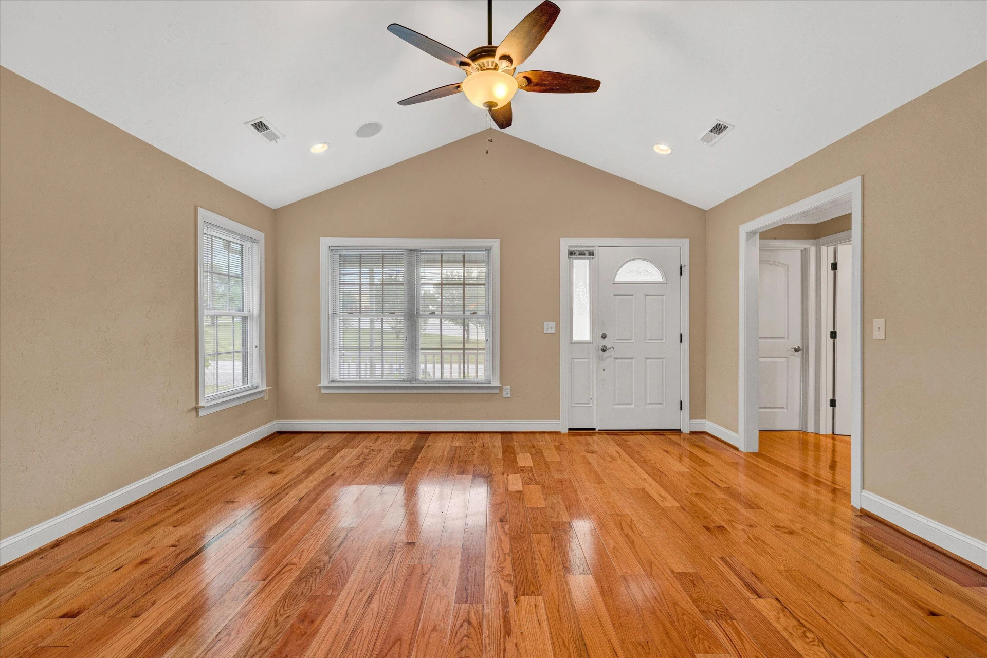 1016 Roanoke BLVD - Photo 5