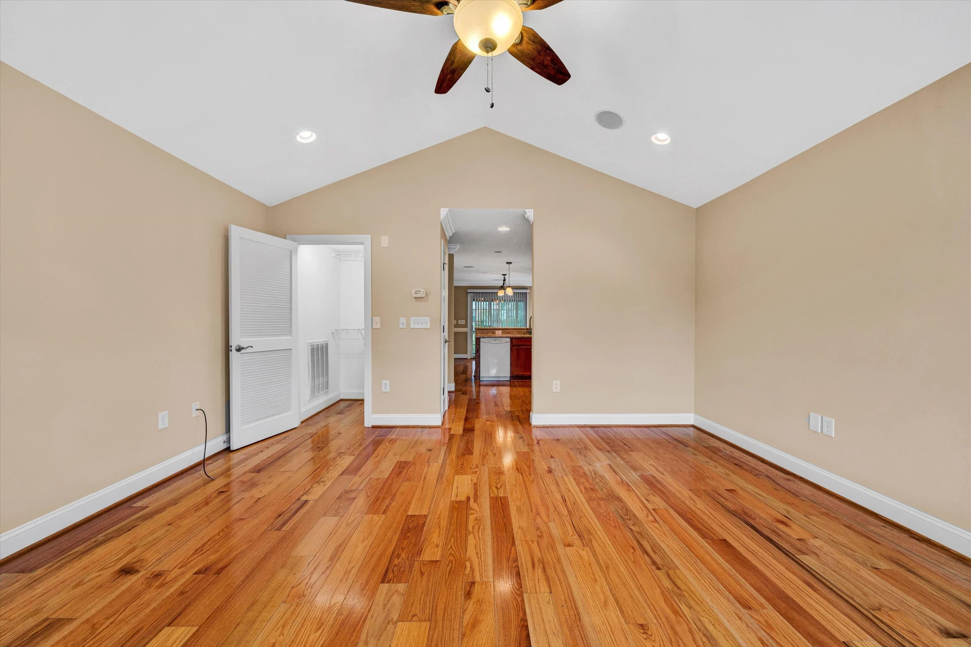 1016 Roanoke BLVD - Photo 8