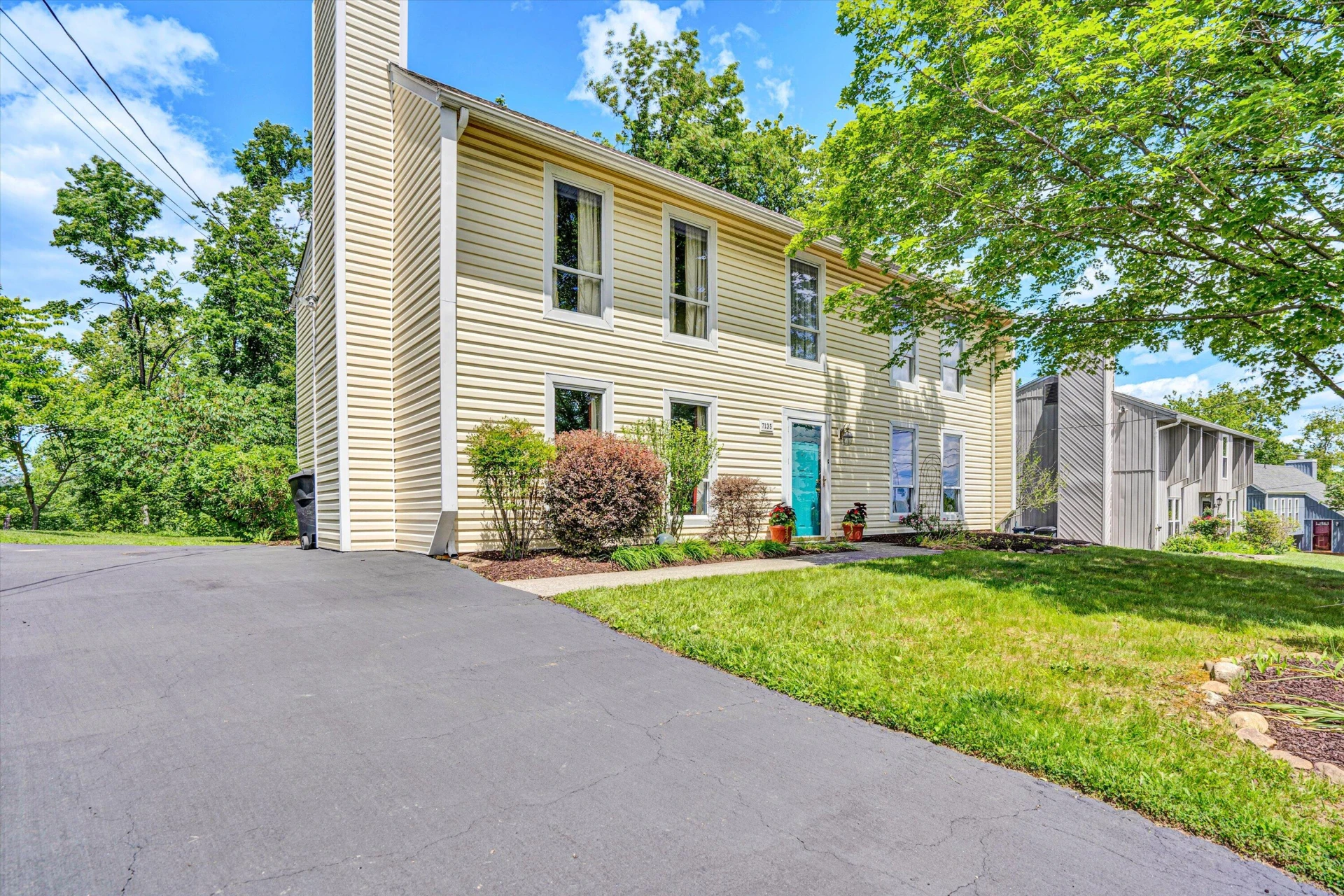 7135 Deerwood RD