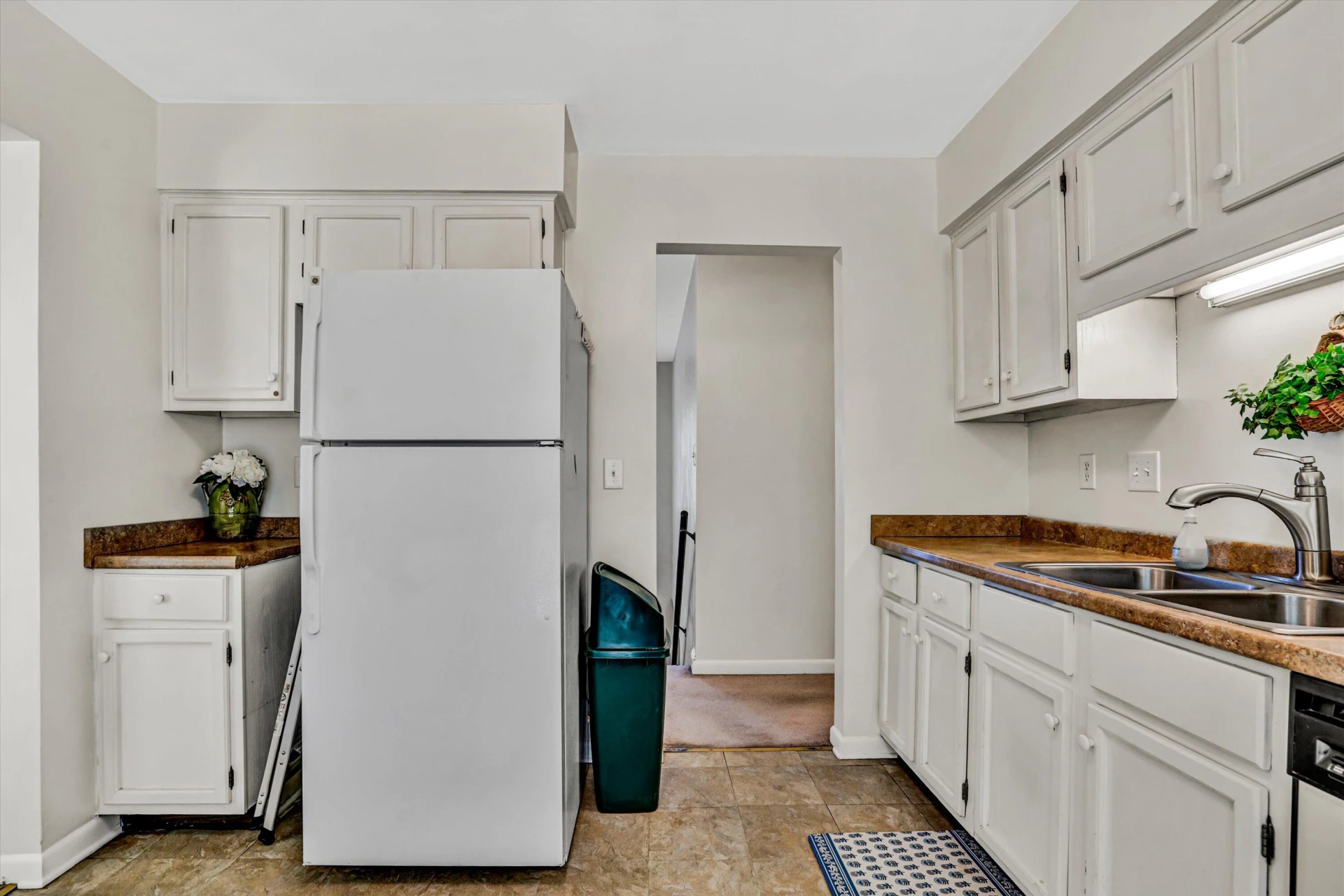 7135 Deerwood RD - Photo 17