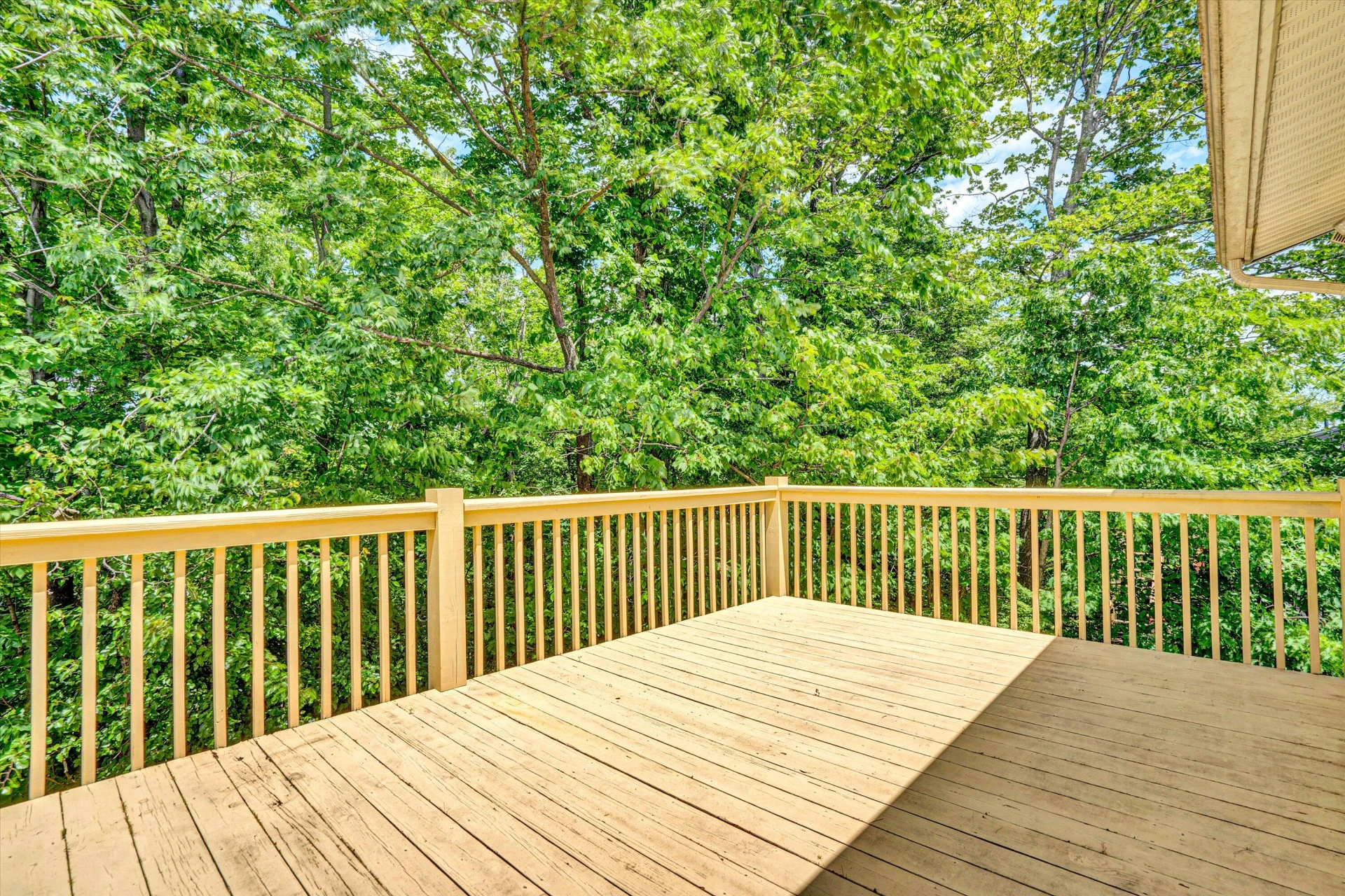 7135 Deerwood RD - Photo 18