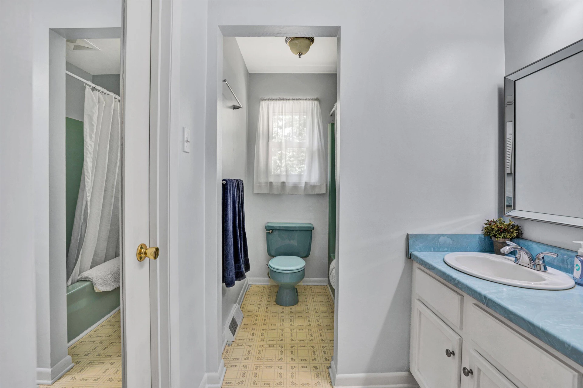 7135 Deerwood RD - Photo 20