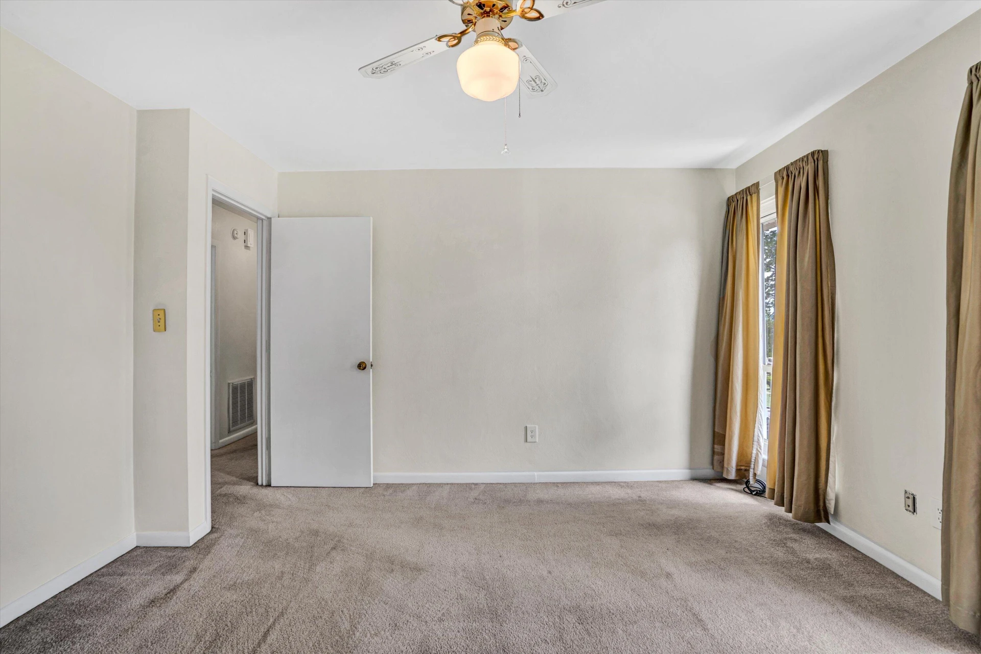 7135 Deerwood RD - Photo 23
