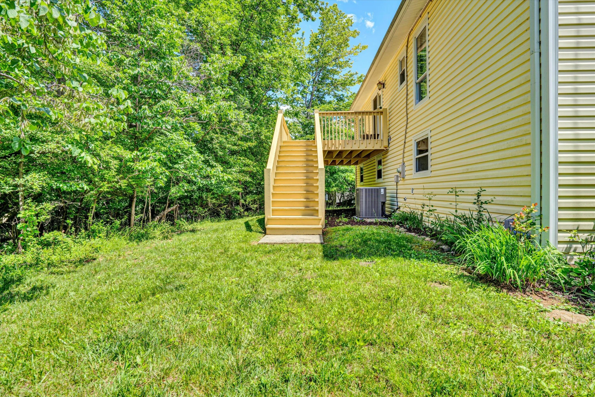 7135 Deerwood RD - Photo 26