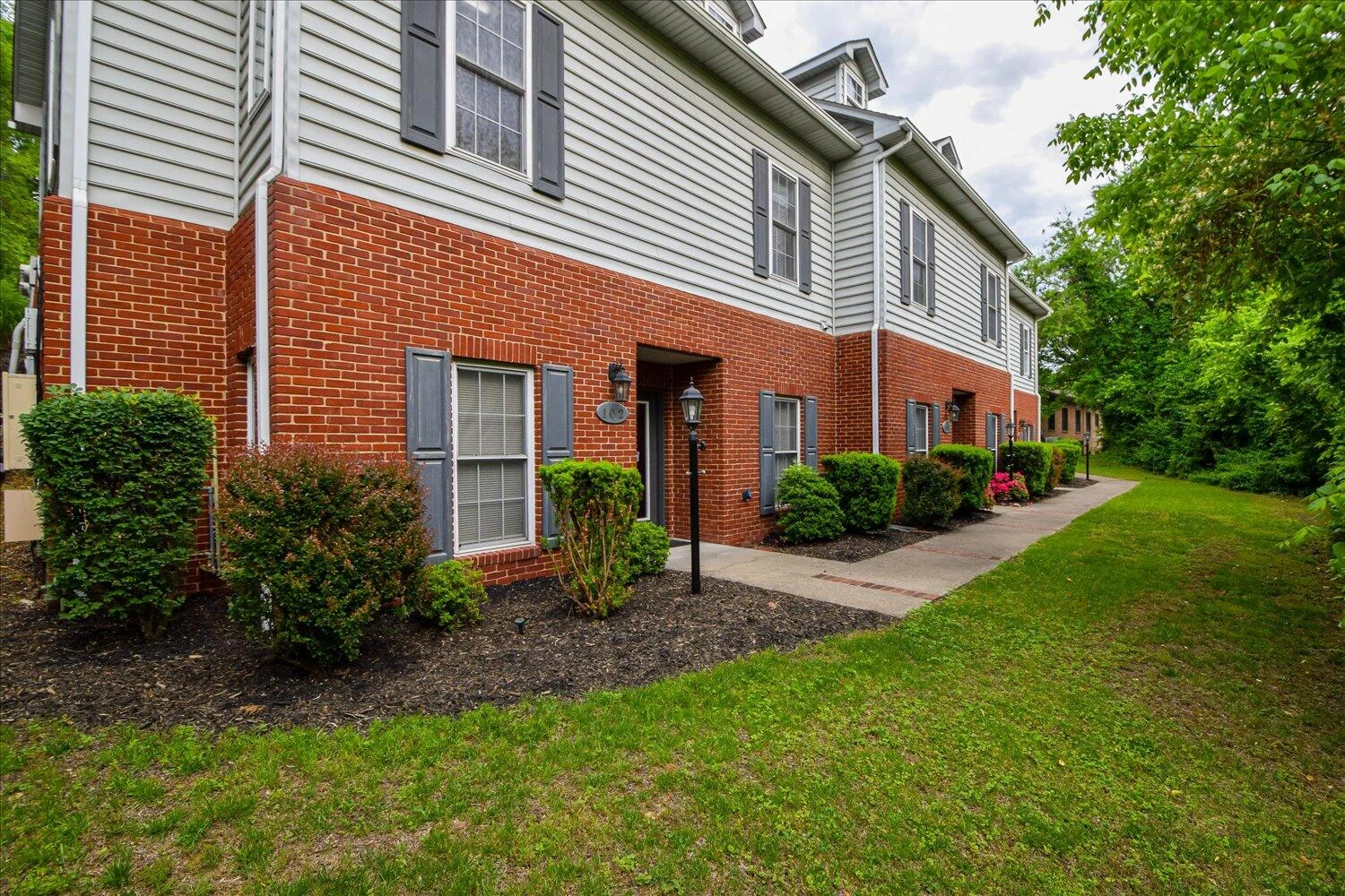 1215 Corporate CIR - Photo 32
