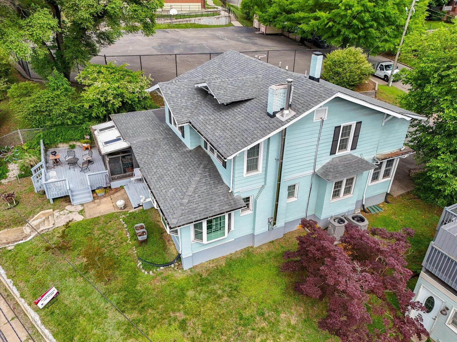 1911 Memorial AVE - Photo 10