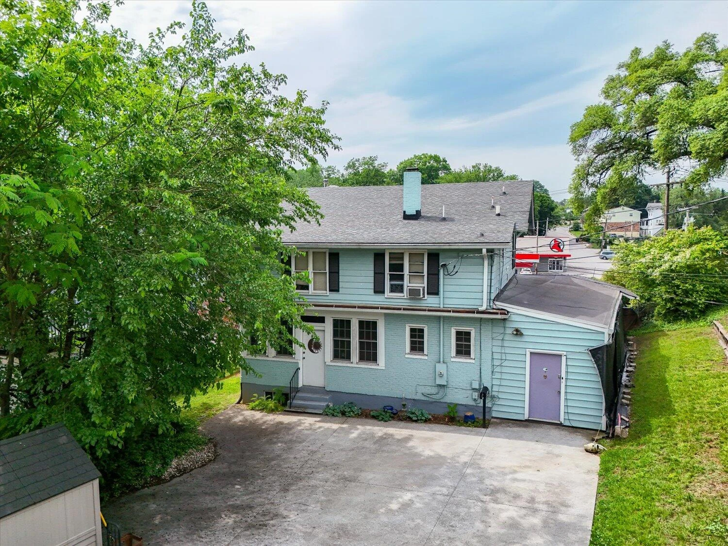 1911 Memorial AVE - Photo 8