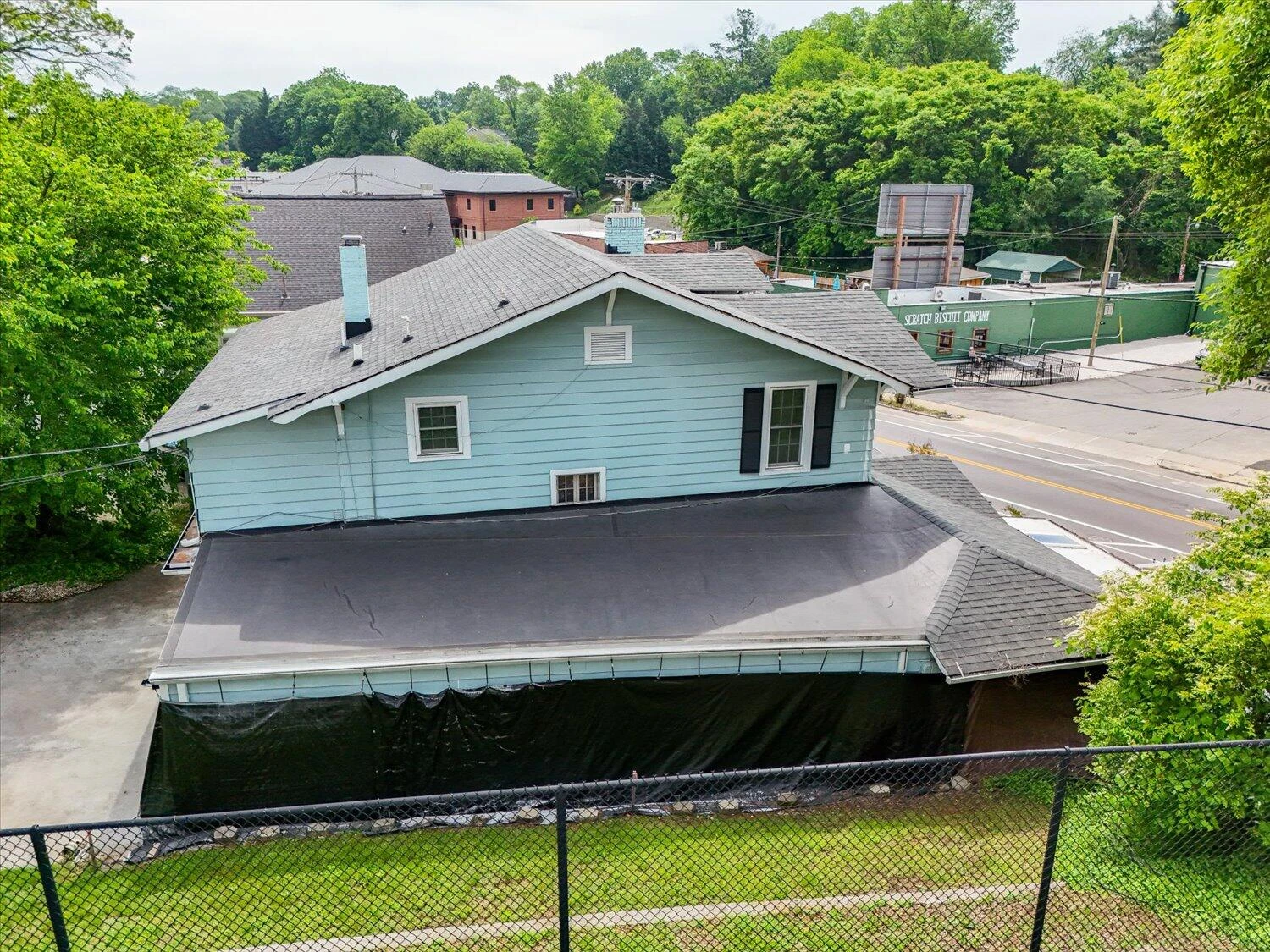 1911 Memorial AVE - Photo 9