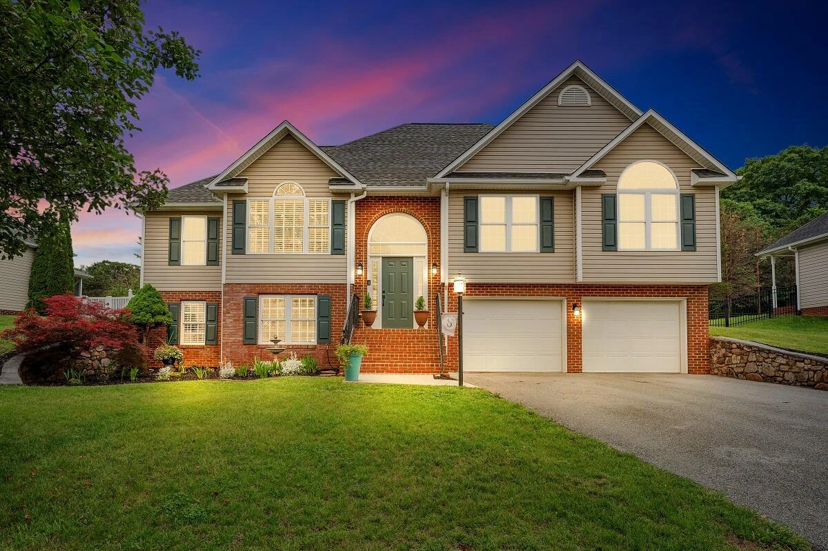 633 Castleridge RD