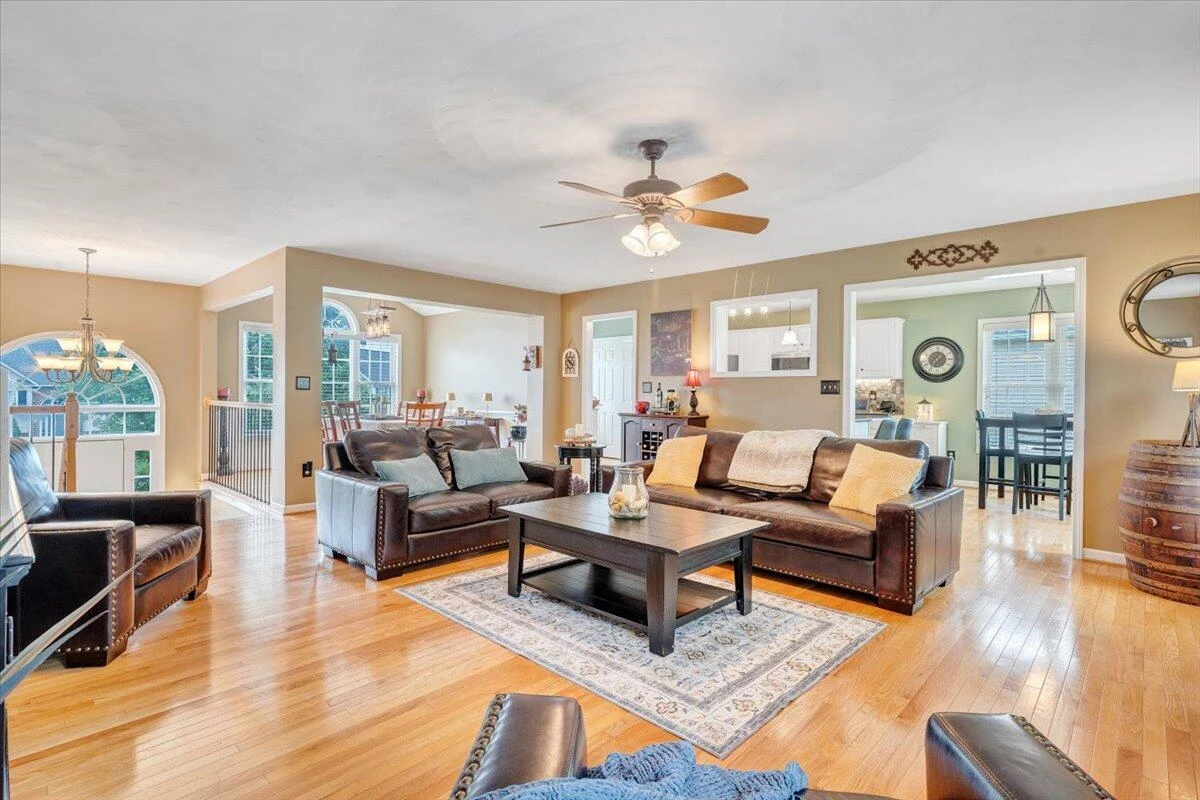 633 Castleridge RD - Photo 12