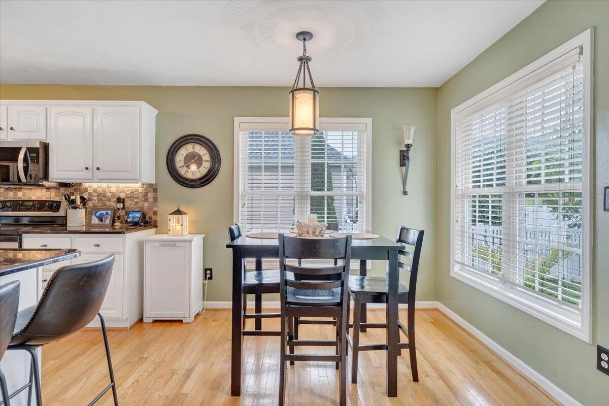 633 Castleridge RD - Photo 19