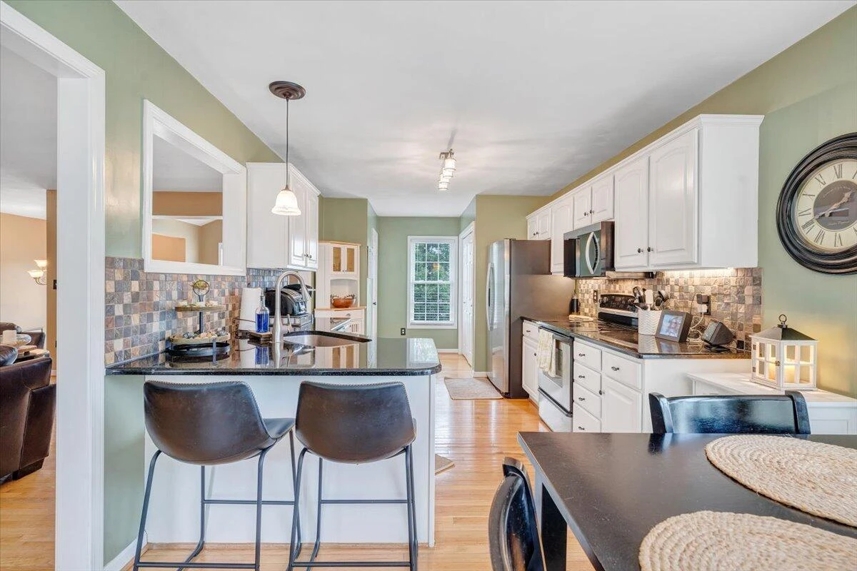 633 Castleridge RD - Photo 22