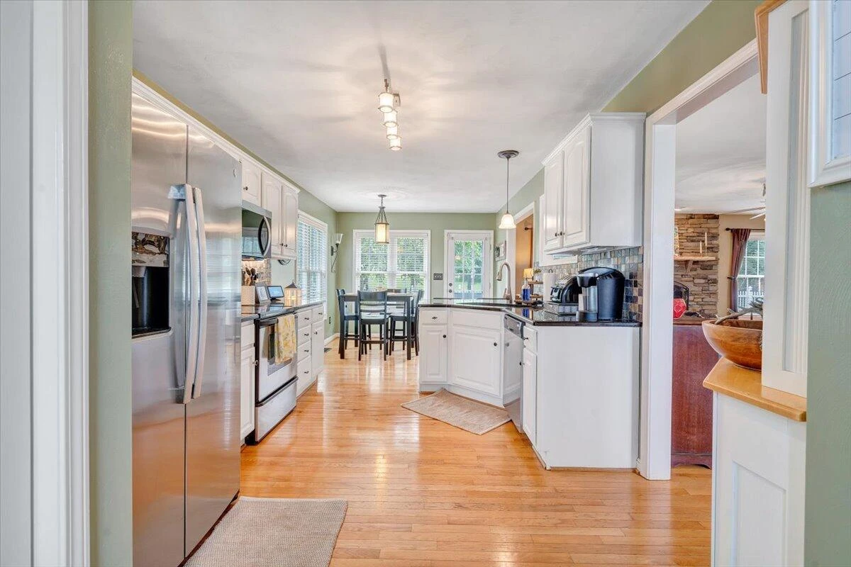 633 Castleridge RD - Photo 24