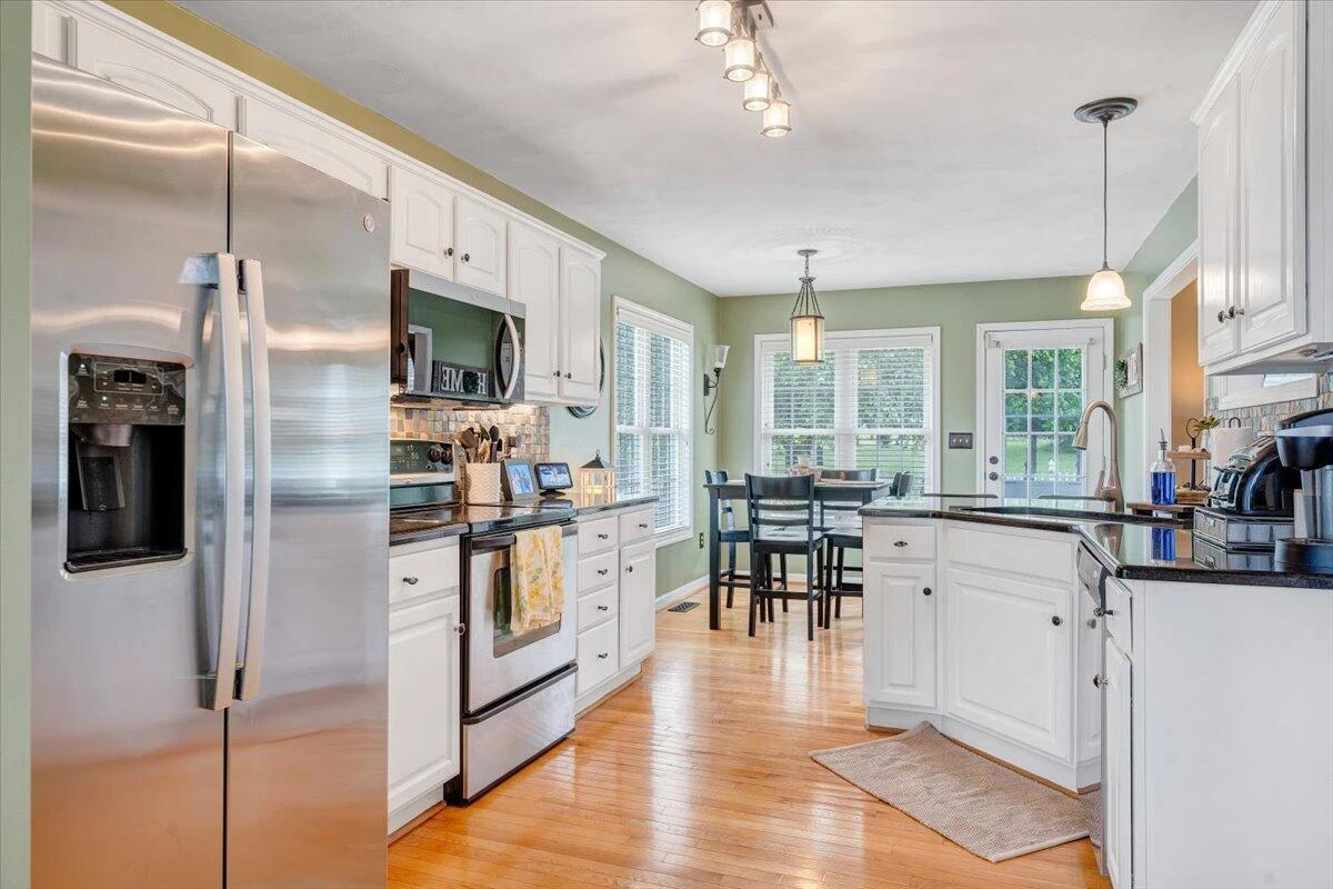 633 Castleridge RD - Photo 25