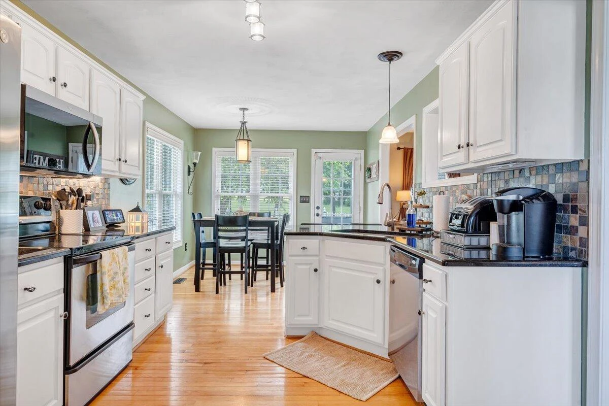 633 Castleridge RD - Photo 26