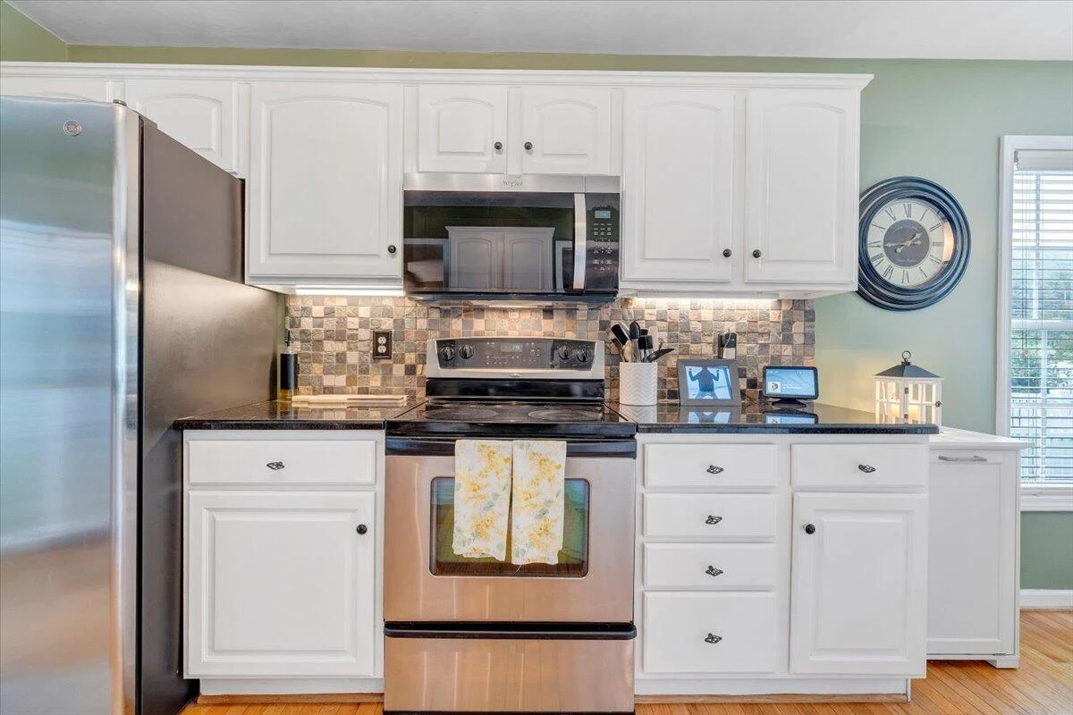 633 Castleridge RD - Photo 27