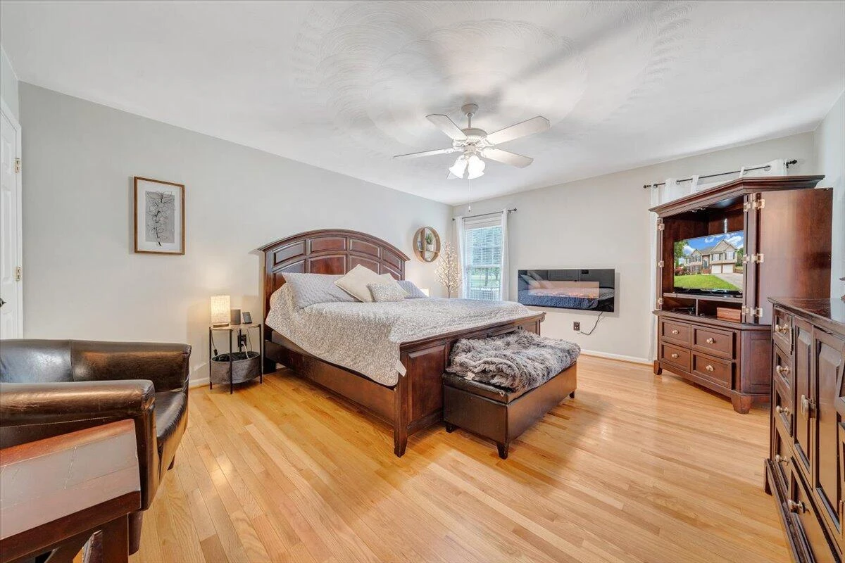 633 Castleridge RD - Photo 32
