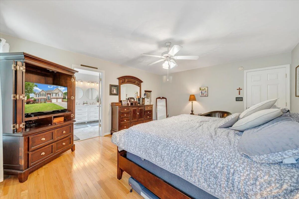 633 Castleridge RD - Photo 33