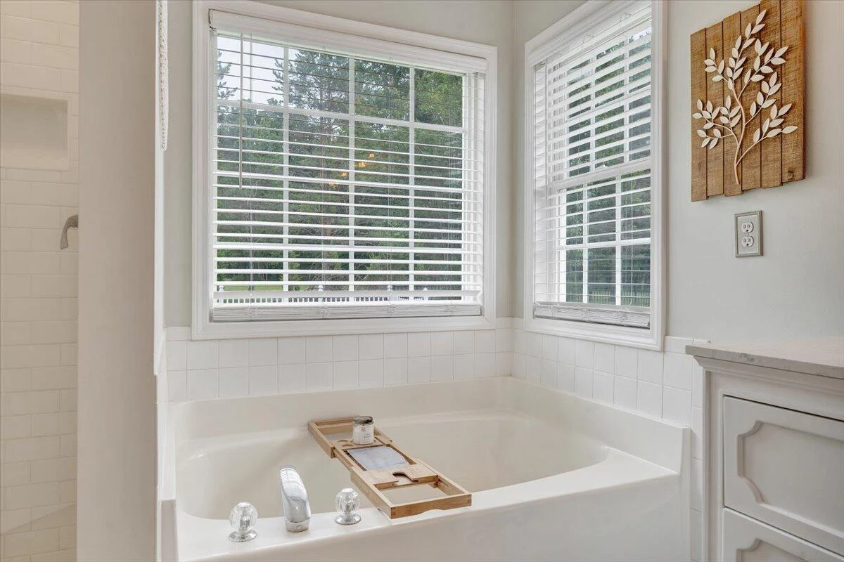 633 Castleridge RD - Photo 36