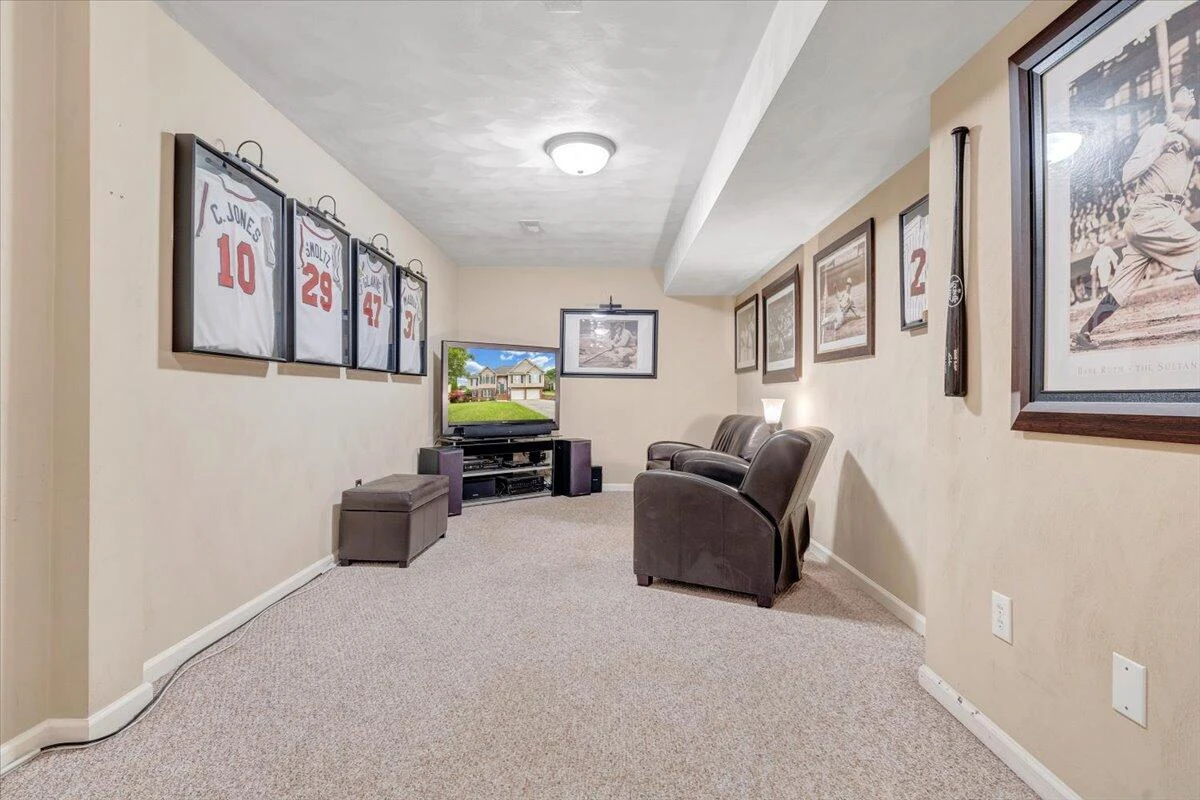 633 Castleridge RD - Photo 42