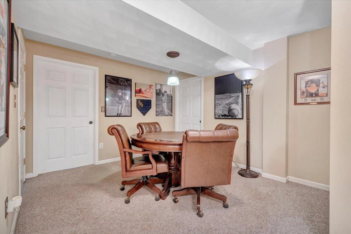 633 Castleridge RD - Photo 46