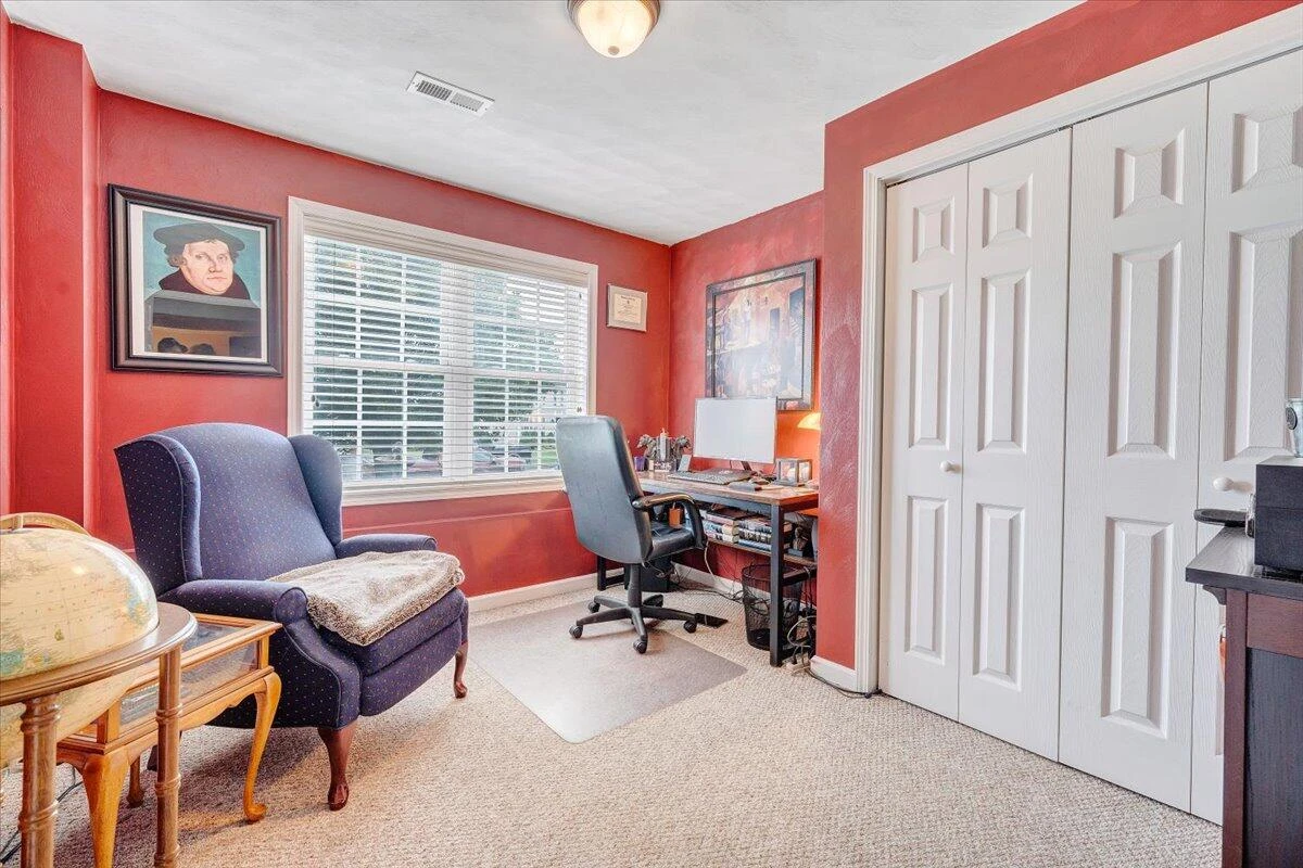 633 Castleridge RD - Photo 48