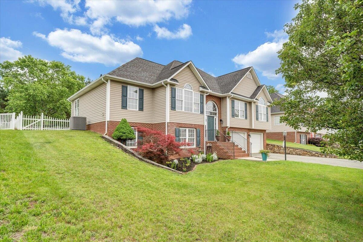 633 Castleridge RD - Photo 60