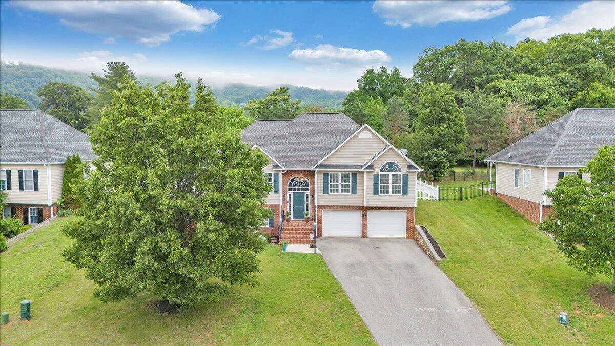 633 Castleridge RD - Photo 73