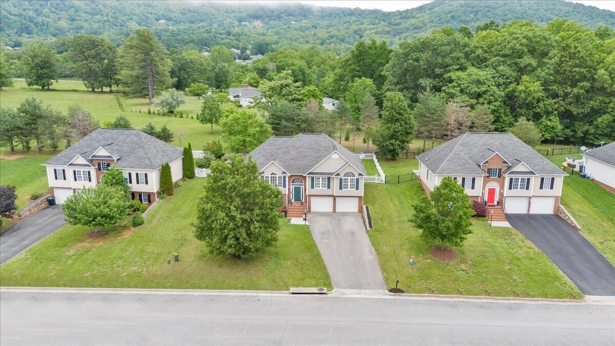 633 Castleridge RD - Photo 75