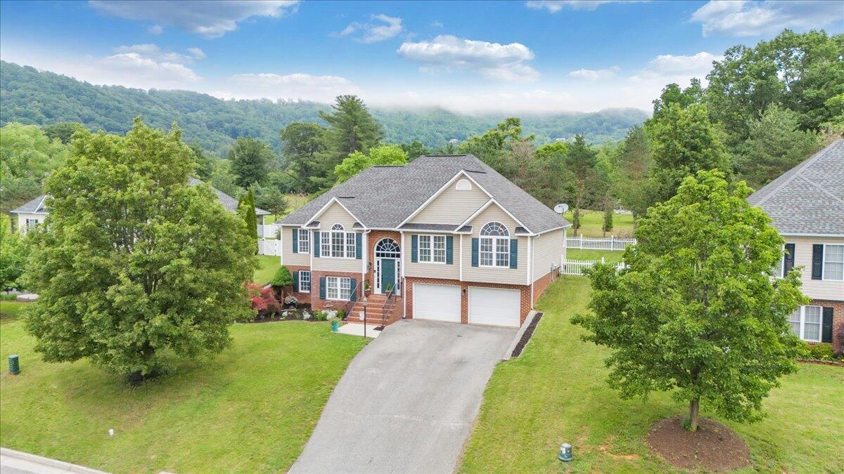 633 Castleridge RD - Photo 76
