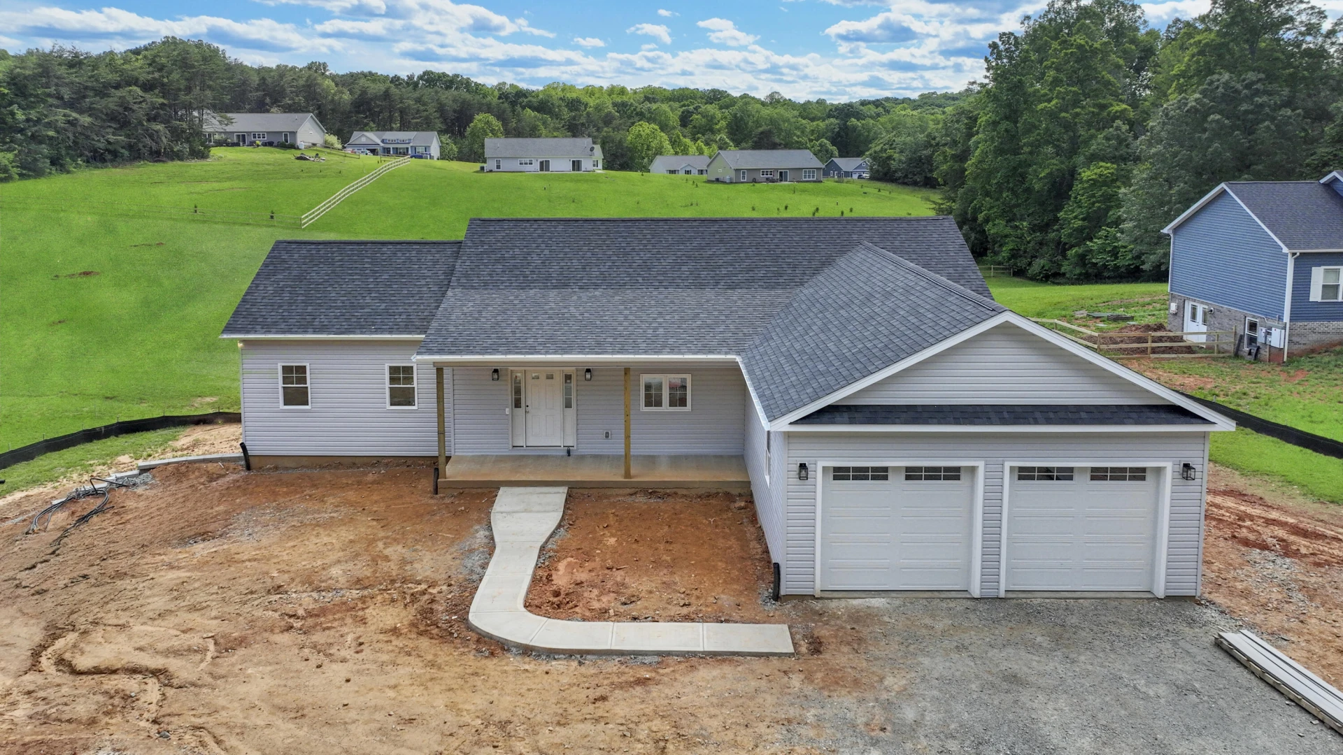 105 Belvior CIR - Photo 2