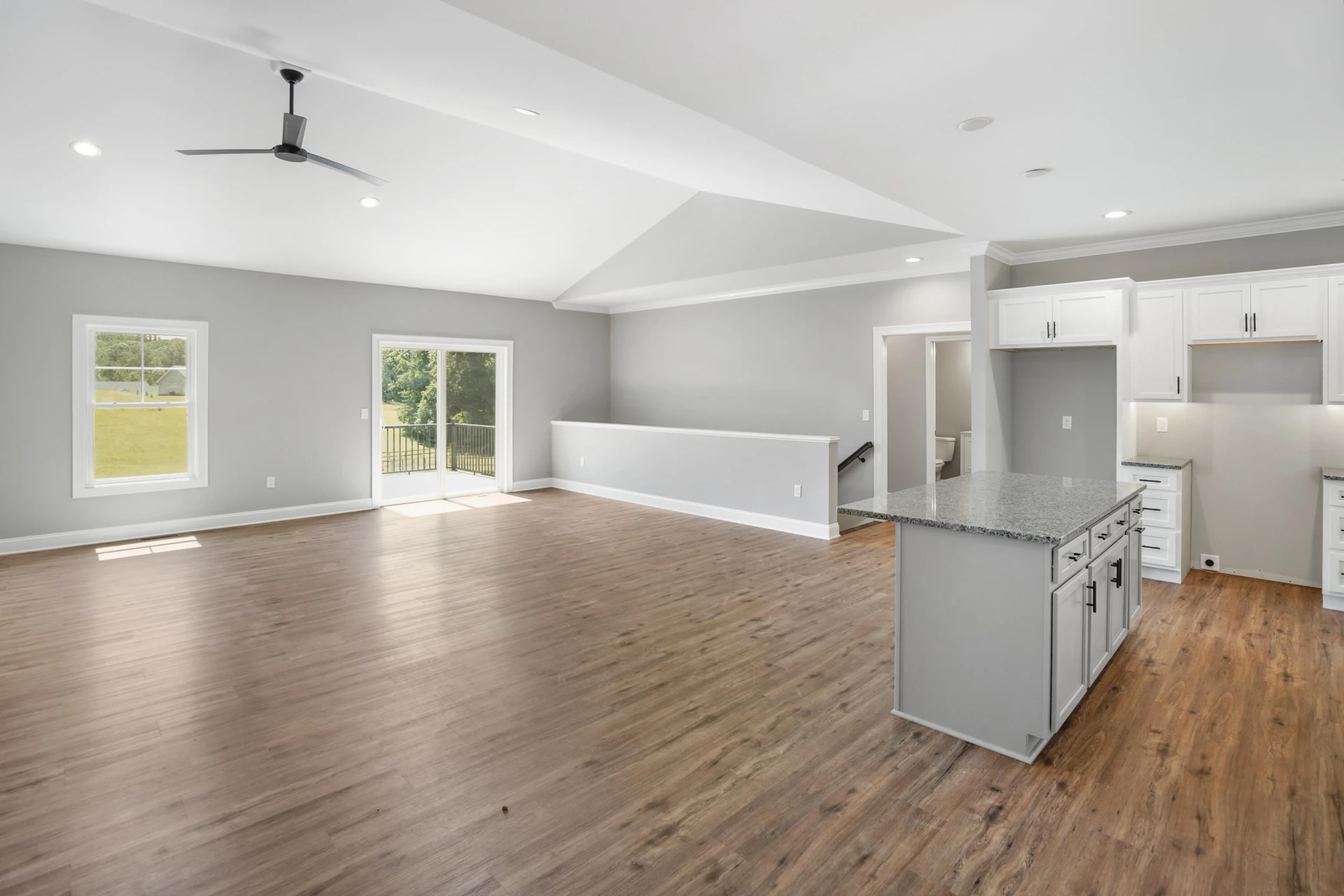 105 Belvior CIR - Photo 4