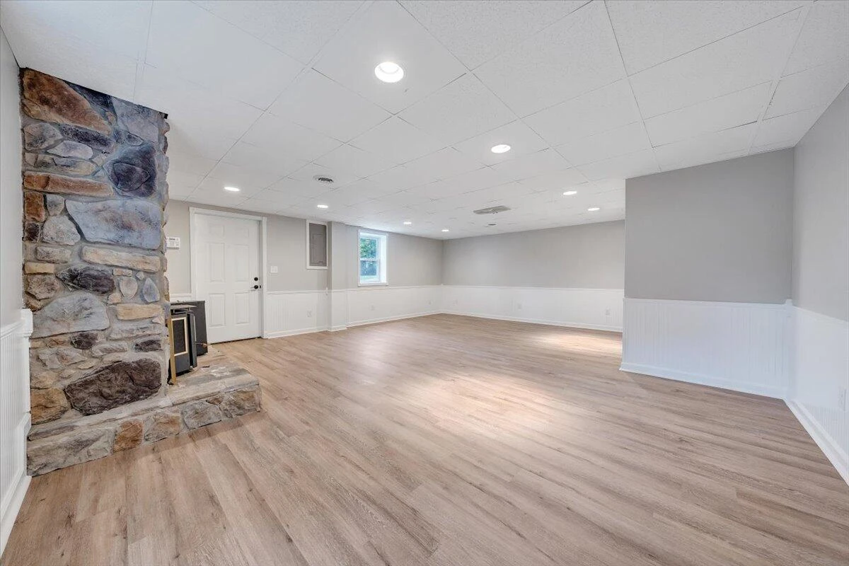 2801 Woodlawn AVE - Photo 24