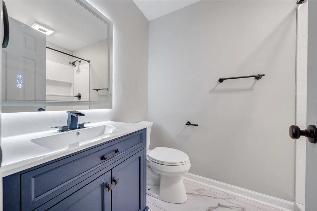 2801 Woodlawn AVE - Photo 33