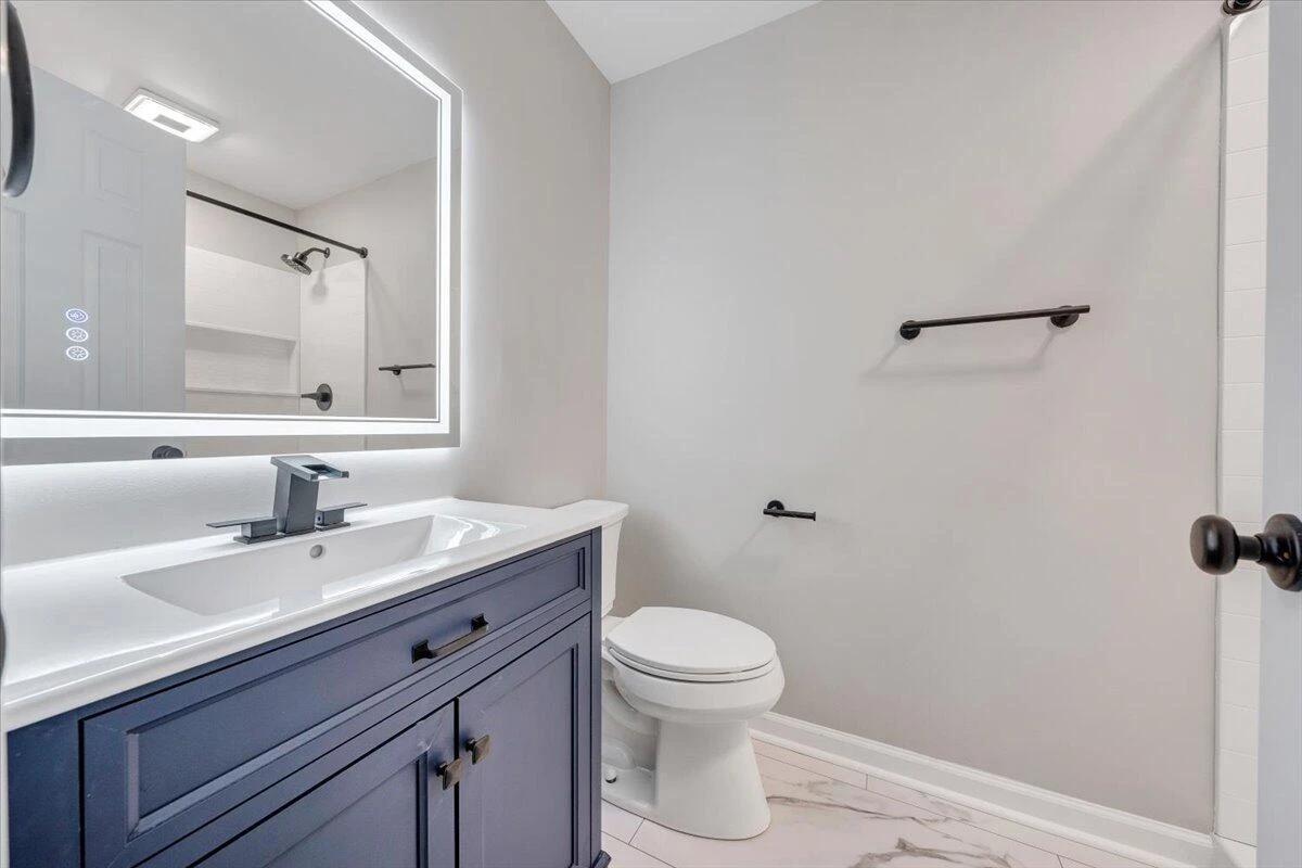 2801 Woodlawn AVE - Photo 34