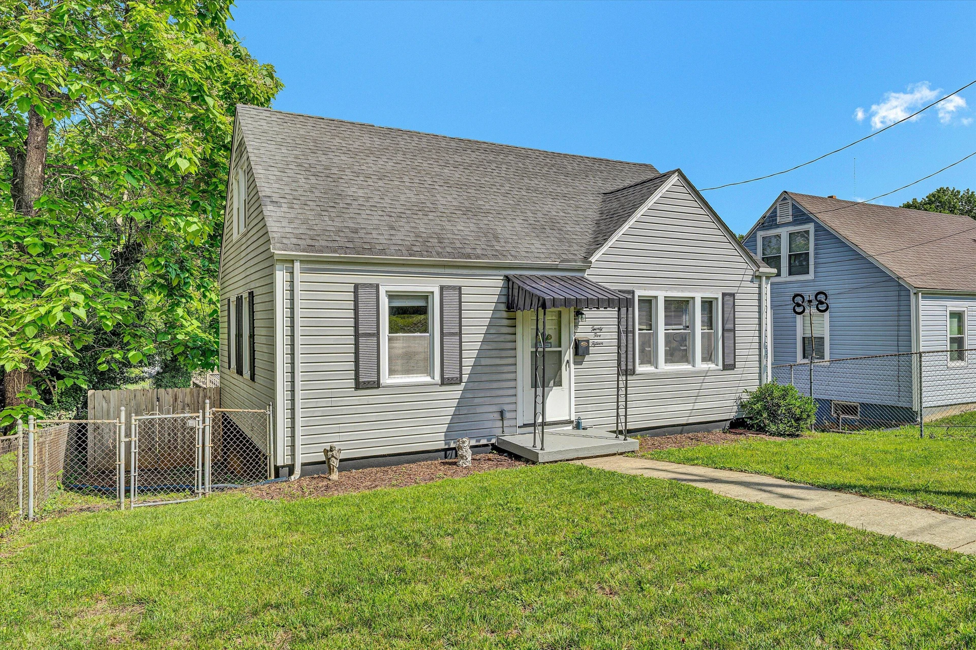 2515 Colonial AVE