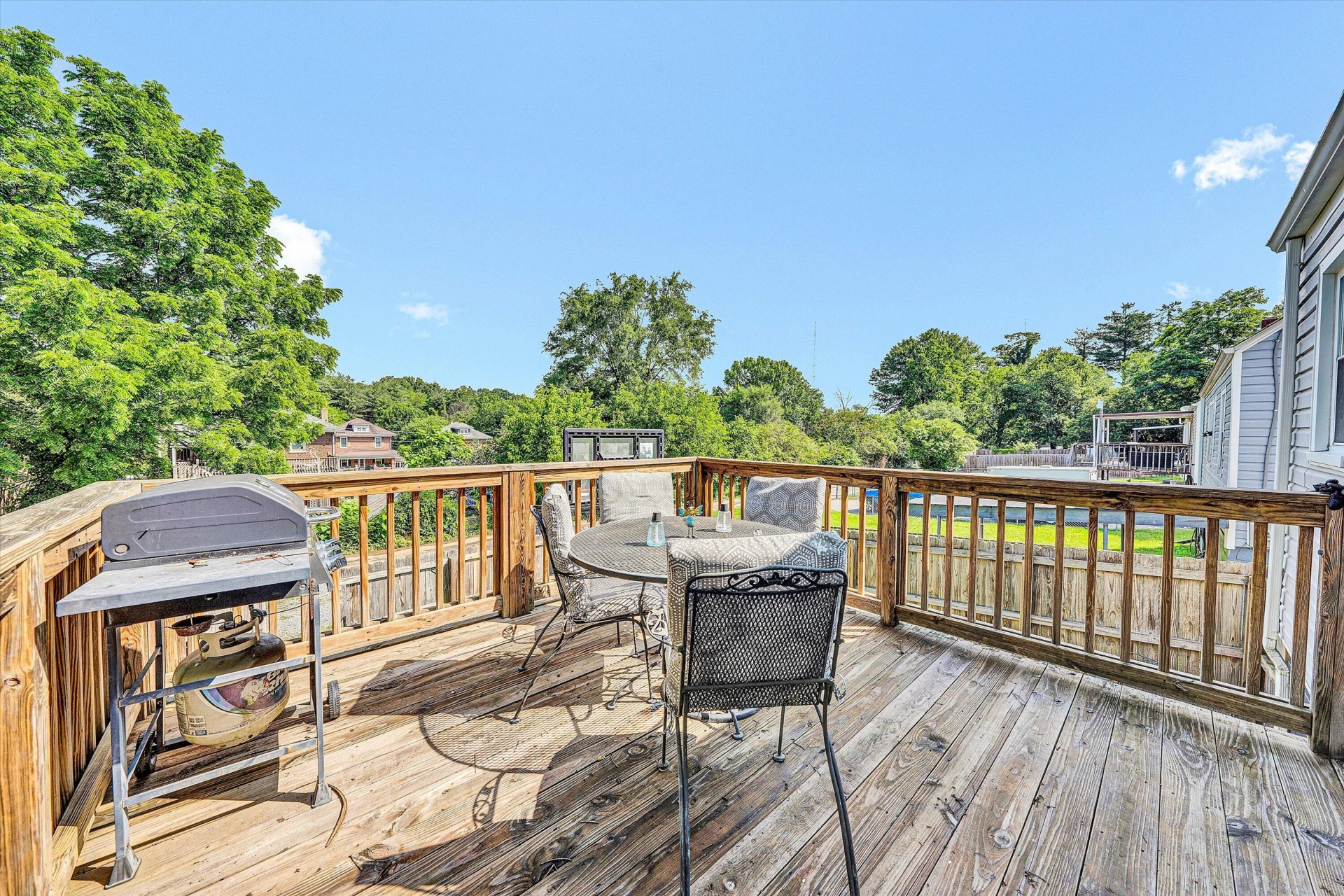 2515 Colonial AVE - Photo 10