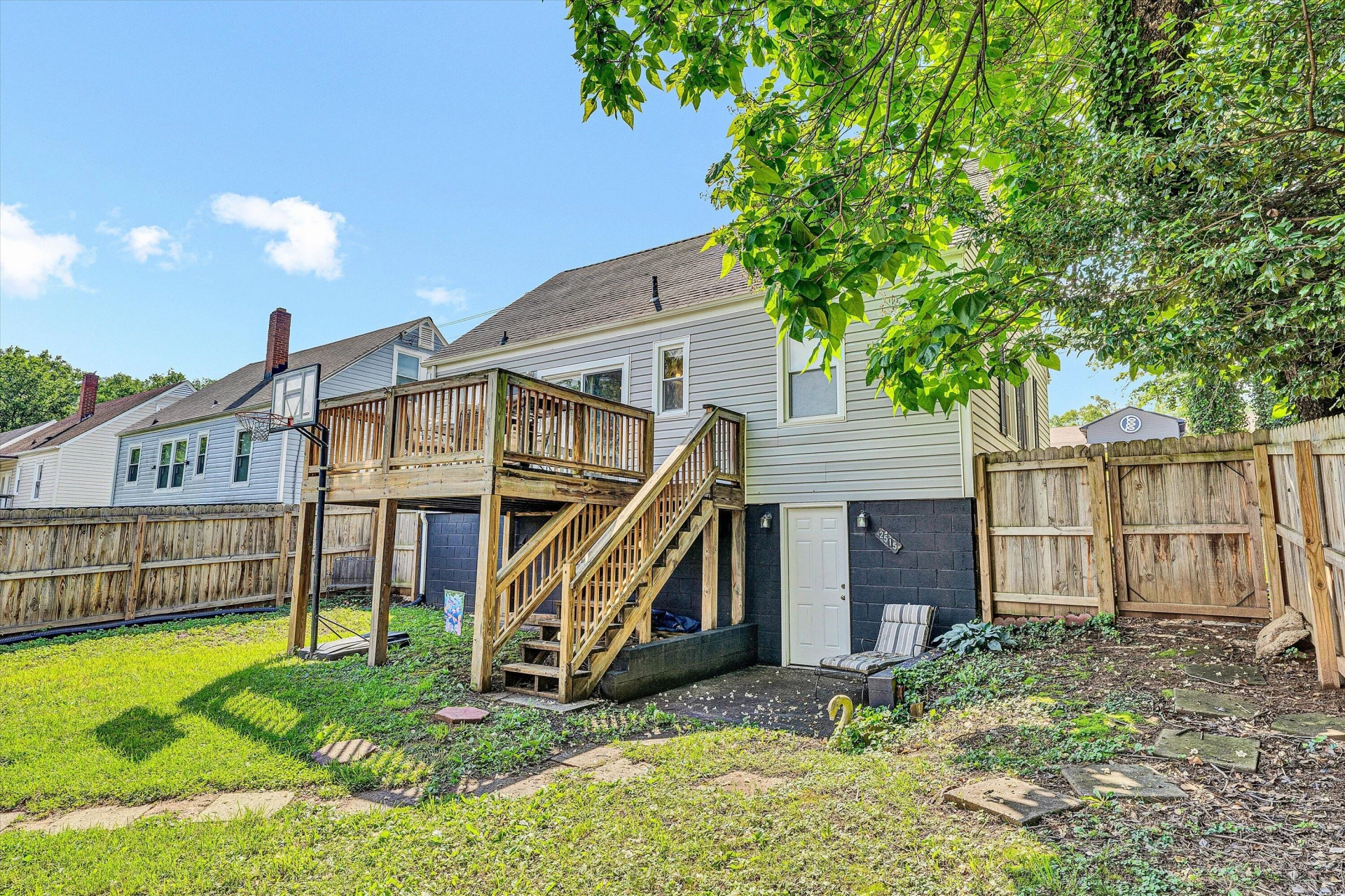 2515 Colonial AVE - Photo 24
