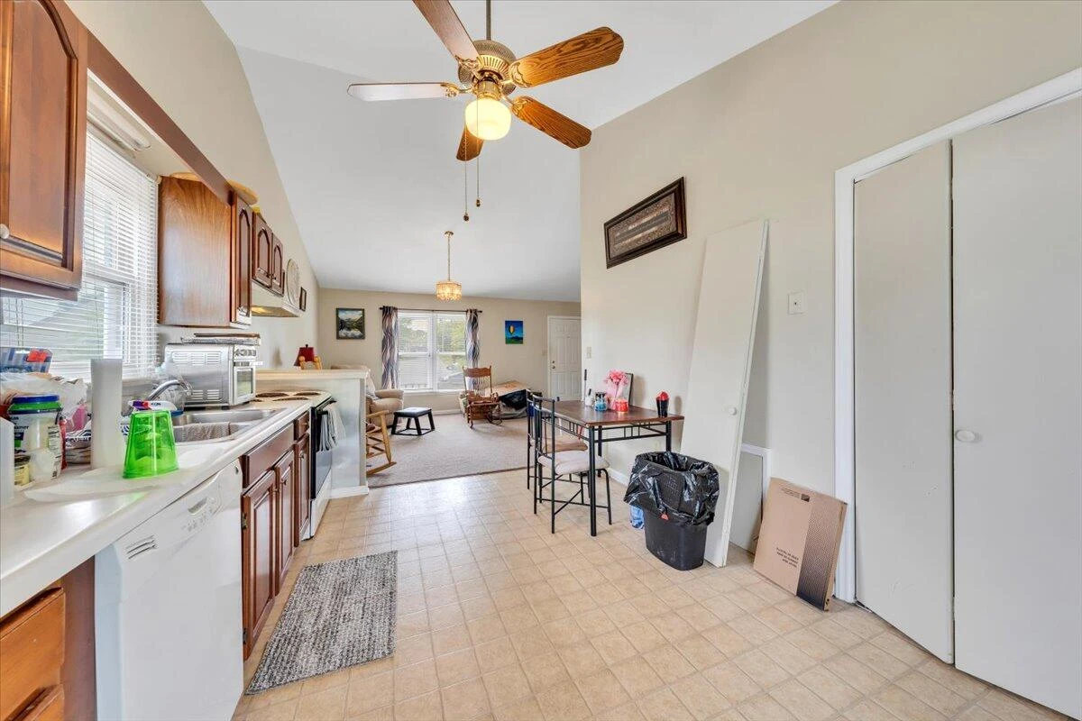 3125 Birchlawn AVE - Photo 11
