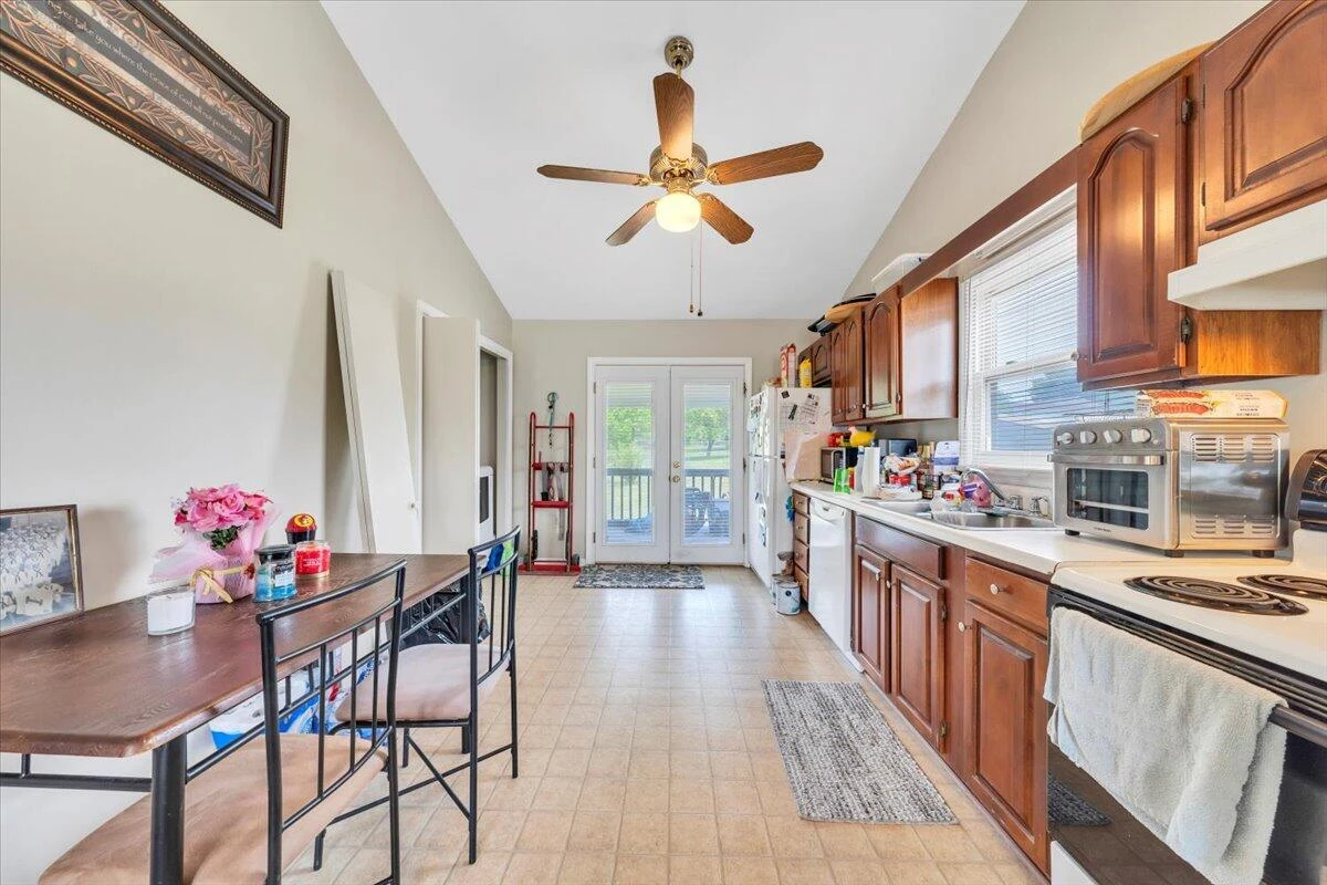 3125 Birchlawn AVE - Photo 14
